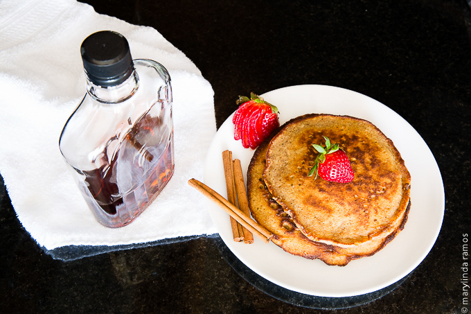 0206_2014-03-23_Pancakes on black granite_Blog_Blog, Featured